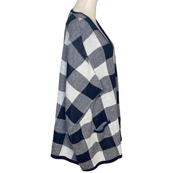 New Directions Black & White Cape Size 1X - Picture 3 of 5